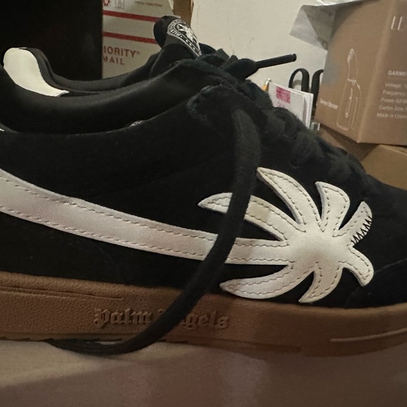 Dolce & Gabbana Monogram Black and Gray Sneakers - Picture 4 of 6